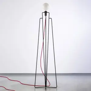 GRUPA Model M1 lampadaire LED noir, câble rouge pas cher