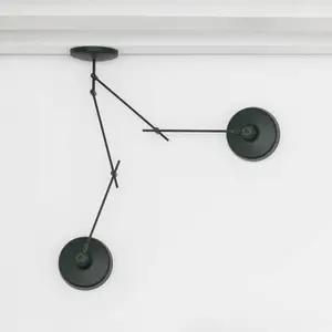 Comparateur de prix : GRUPA Arigato plafonnier à 2 lampes 110cm noir