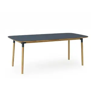 Normann Copenhagen Formulaire bleu table en chêne pas cher