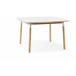 Normann Copenhagen table de Form de chêne blanc