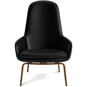 Fauteuil haut avec pieds en noyer et assise en cuir noir Era - Normann Copenhagen