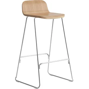 Chaise de bar en chêne naturel et acier chrome 75 cm - Normann Copenhagen pas cher