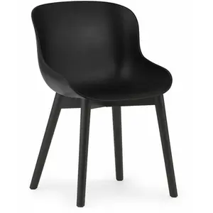 Chaise en chêne vernis noir et pp noir Hyg - Normann Copenhagen pas cher