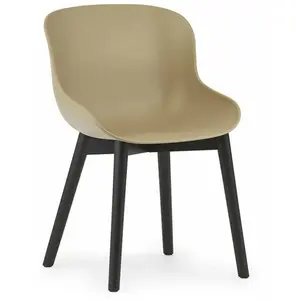 Chaise en chêne vernis noir et pp sable Hyg - Normann Copenhagen
