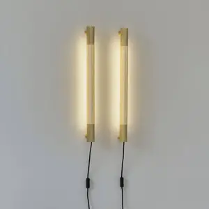 Comparateur de prix : GEJST Applique murale Radent Fiche, laiton, hauteur 70 cm, LED G13