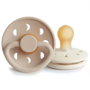 FRIGG Moon Phase Size 1:0-6 months tétine Cream/Croissant 2 pcs
