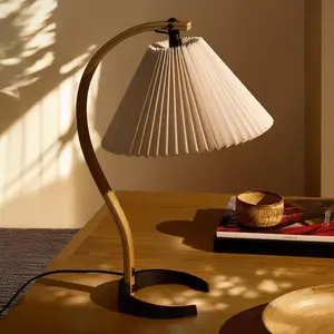 Comparateur de prix : Gubi Lampe à poser Timberline, bois/blanc, lin, H 50 cm