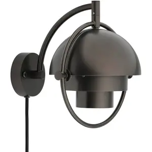 Comparateur de prix : Applique murale GUBI Multi-Lite, noir-laiton, métal