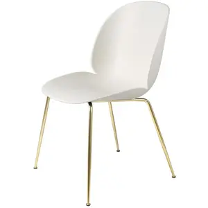 Gubi Set De 4 Chaises Beetle Dining Chair Base Laiton (Alabaster White...