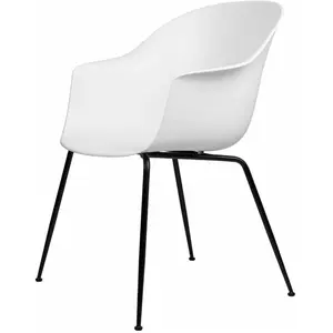 Chaise blanche piètement noir mat Bat - Gubi pas cher