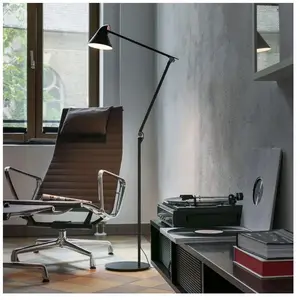 LOUIS POULSEN lampadaire NJP (Noir 3000K - Aluminium)