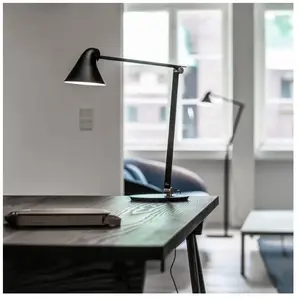 LOUIS POULSEN lampe de table NJP (Noir 3000K - acier et Aluminium) pas cher