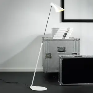 Comparateur de prix : Nordlux Vanila lampadaire ht 1,29m E14 40W blanc.