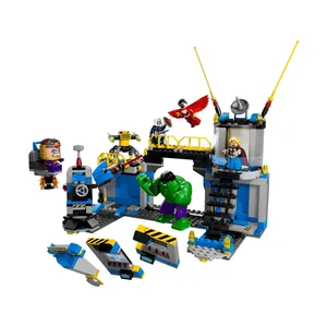 LEGO® Super Heroes Marvel 76018 La destruction du labo pas cher