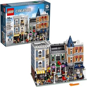 LEGO® CREATOR 10255 La Place de l'Assemblée pas cher