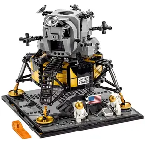 LEGO® CREATOR 10266 NASA Apollo 11 Lunar Lander pas cher