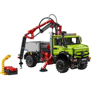 LEGO Technic Mercedes-Benz Unimog U 5023 avec grue 42242 pas cher