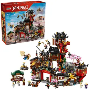 LEGO NINJAGO® 15e anniversaire: La vieille ville 71861 pas cher