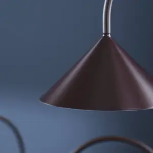 FRANDSEN lampe de table LED Grasp, rouge foncé, hauteur 47 cm, métalVendu parluminaire