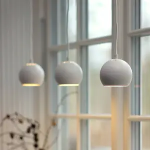 Nine United Scandinavia A/S FRANDSEN suspension Ball, blanc mat, Ø 12 cm pas cher