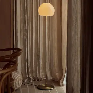 Lampe sur pied FRANDSEN Ball Glass, gris sable, verre, 130 cm, E27Vendu parluminaire