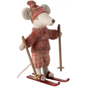 Maileg - Figurine Souris En Hiver Sur Ses Skis - Grande Soeur - Rose pas cher