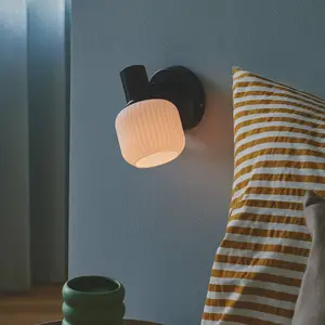 Comparateur de prix : Nordlux Applique murale Milford Mini, noir, verre strié, avec fiche