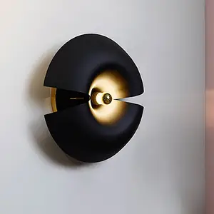 Applique murale AYTM Cycnus, noir, Ø 45 cm, fiche, aluminium, E27 pas cher