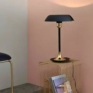 AYTM lampe à poser Cycnus, taupe, fer, hauteur 48 cm, E27 pas cher