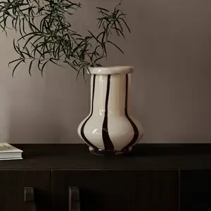 ferm LIVING Vase Riban, beige, 19 cm, verre, soufflé à la boucheVendu parmade-in-design