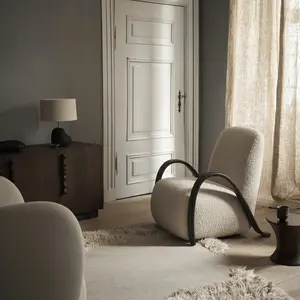 Fauteuil en tissu bouclé nordique off-white Buur - Ferm Living