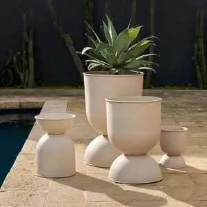 ferm LIVING Pot de fleurs Hourglass, beige, Ø 21 cm, réversible pas cher