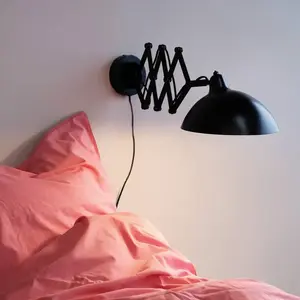 Comparateur de prix : Dyberg Larsen Futura applique avec bras ciseaux