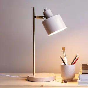 Comparateur de prix : Dyberg Larsen lampe de table Ocean, beige, hauteur 43 cm, métal