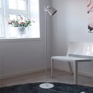 Comparateur de prix : Dyberg Larsen Oslo lampadaire en métal, blanc