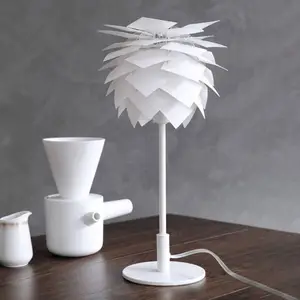 Comparateur de prix : Dyberg Larsen lampe à poser Pineapple, blanc, hauteur 35 cm