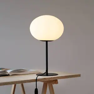 Comparateur de prix : Dyberg Larsen lampe de table Princess, opale/noir, 48,5 cm