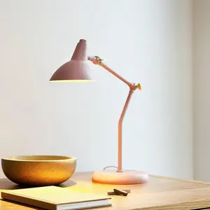 Lampe à poser Dyberg Larsen Vela, rose, hauteur 45 cmVendu parluminaire