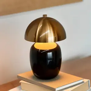 Lampe de table LED Dyberg Larsen Manhatten, noir/laiton pas cher