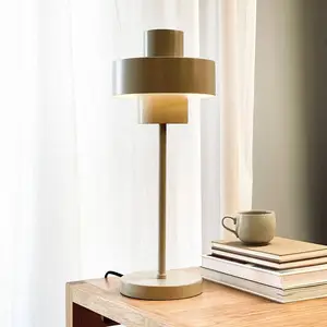 Dyberg Larsen Lampe de table Stoke, gris, hauteur 49,5 cm pas cher
