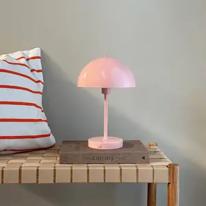Dyberg Larsen Stockholm Lampe de table rechargeable, rose pas cher