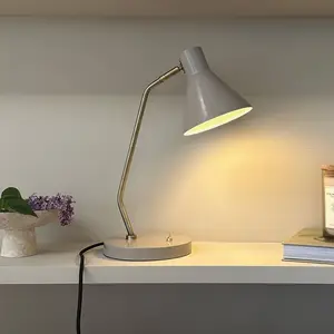 Dyberg Larsen lampe de table Sleep, brun, hauteur 43,3 cm, acier pas cher