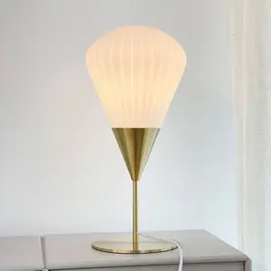 Comparateur de prix : Dyberg Larsen Lampe de table Ballon, blanc/couleur laiton, 46 cm