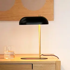 Lampe à poser Dyberg Larsen Mini Arch, noir/laiton, 32 cm pas cher