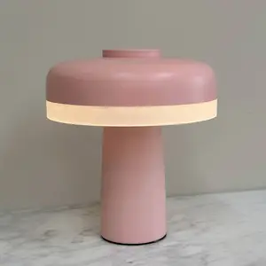 Lampe à poser en métal rose, h 16,5 cm d 15 cm - porter pas cher