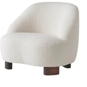 Fauteuil en tissu Karakorum 001 et noyer Margas LC1 - &tradition pas cher