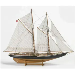 Billing boats Maquette bateau en bois : Bluenose II