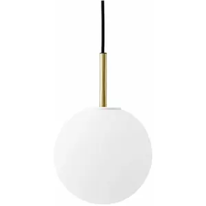 Suspension ronde en verre opaque mat et base en laiton Tim Rundle - Audo