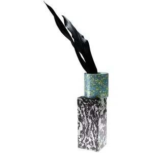 Tom Dixon - Vase Swirl - Noir - Pigments - Designer Tom Dixon pas cher