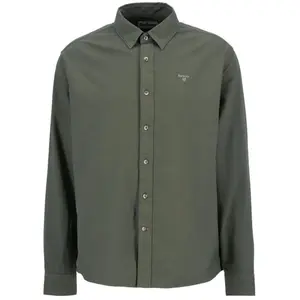 GARMENT DYED OXTOWN RELAXED FIT SHIRT par Barbour Vert L Accessoires pas cher